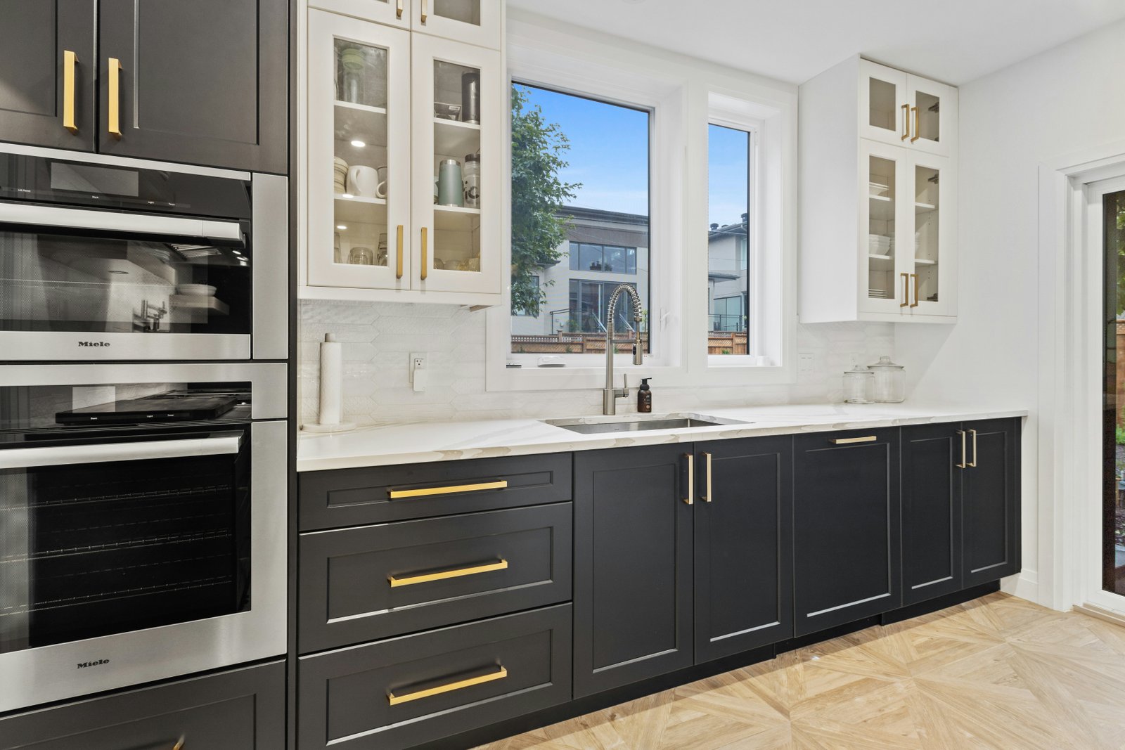 Quartzite vs Quartz vs Granite: The 2026 Texas Homeowner's Comparison Guide